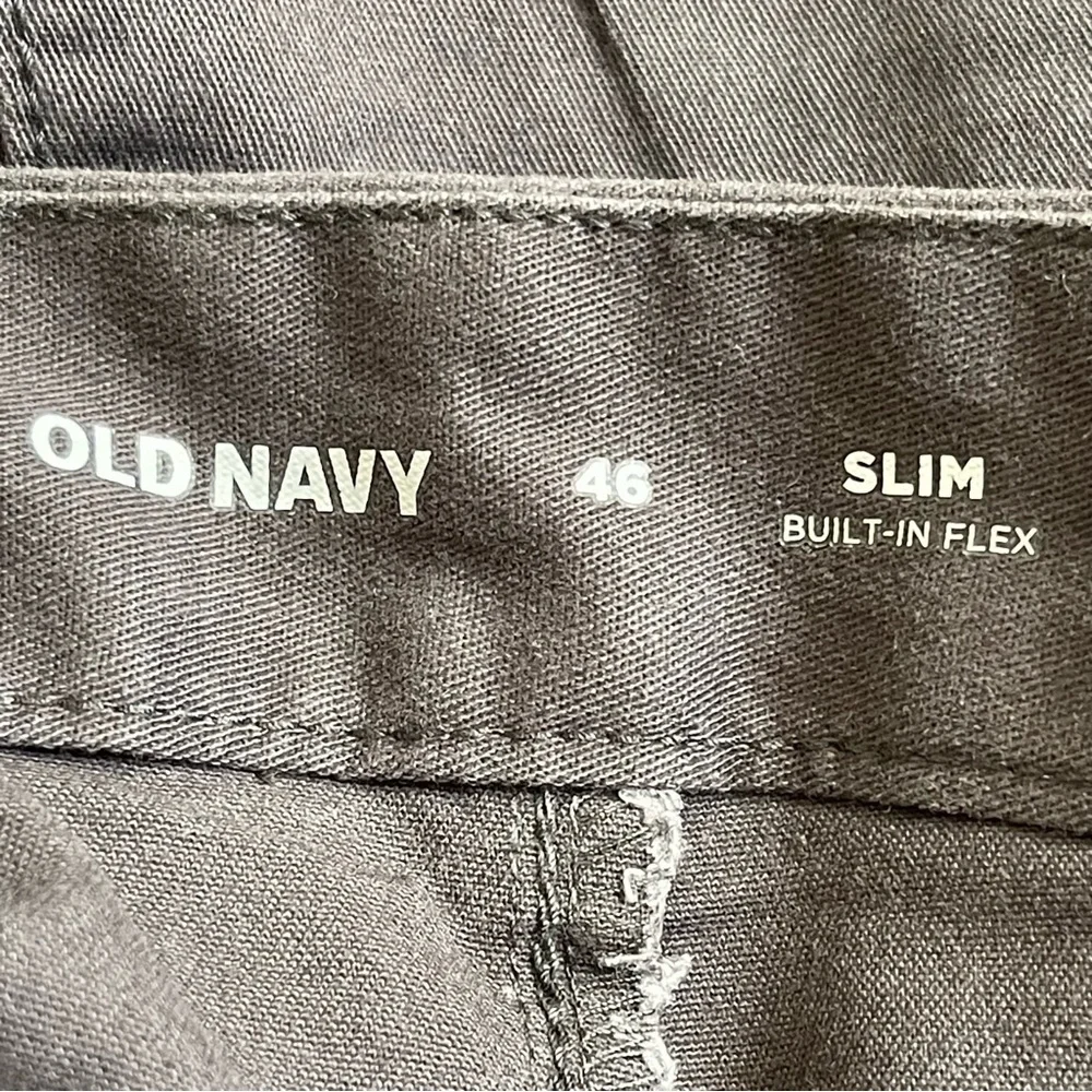 Old Navy Men’s Slim Built-in Flex Rotation Chino Shorts Size 46 Dark Gray
